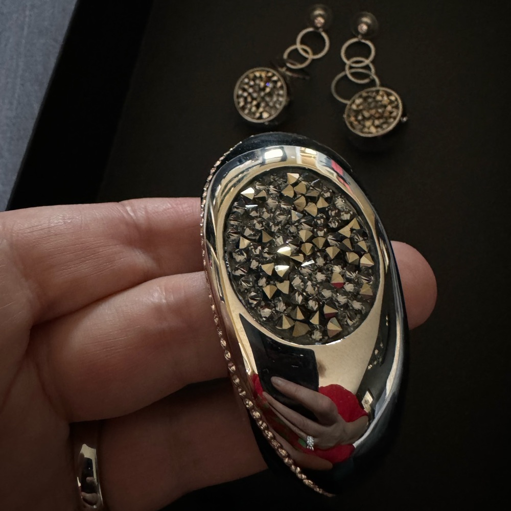 SWAROVSKI CUFF RING EARRINGS - Picture 3 of 8